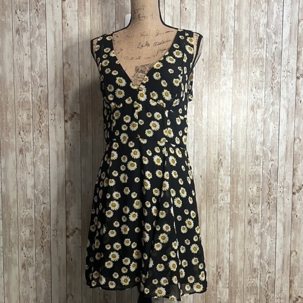 🌖 Pins & Needles Dandelion Floral Mini Dress